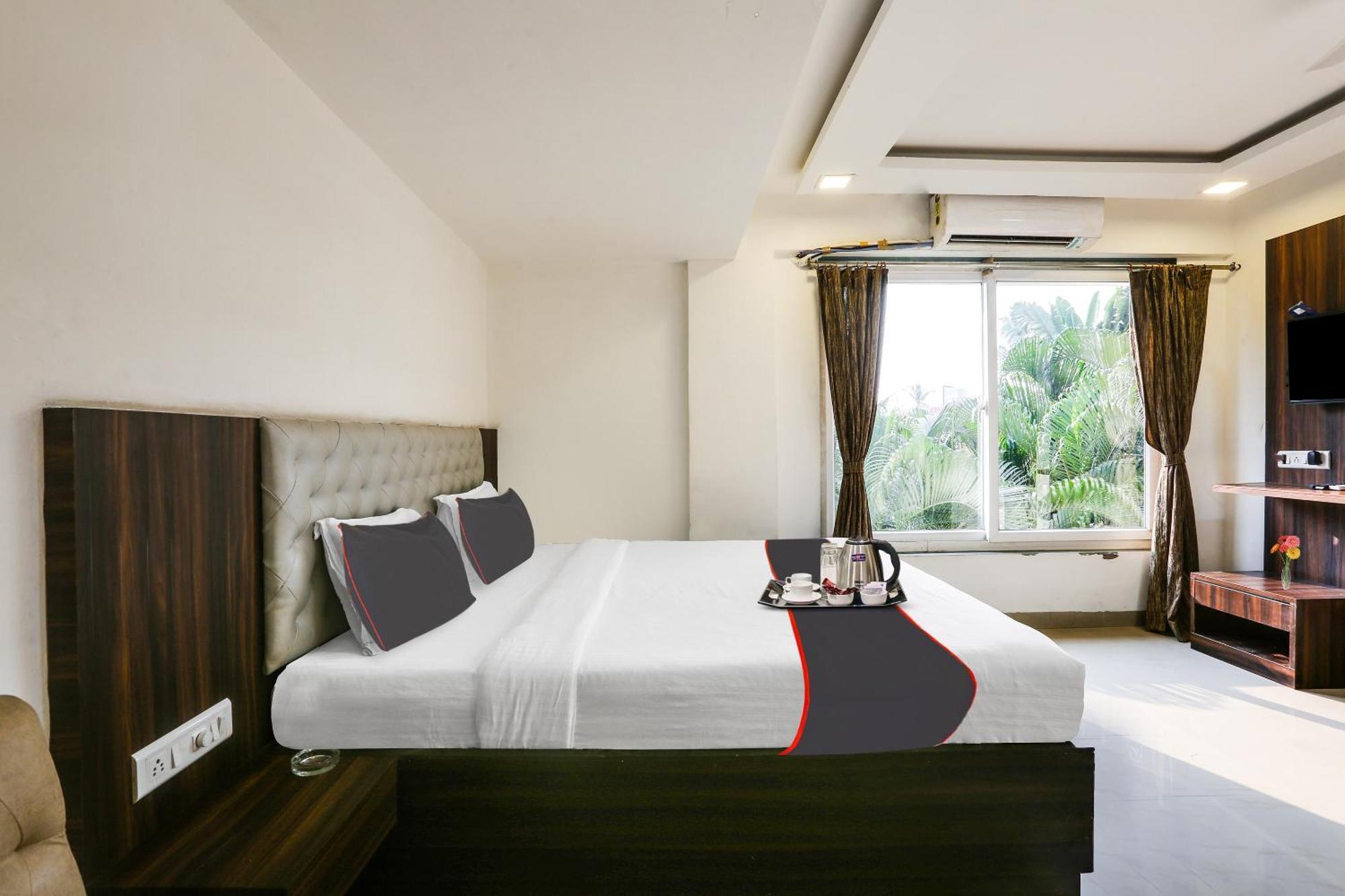 Capital O Arsh Executive Inn Мумбаи Экстерьер фото