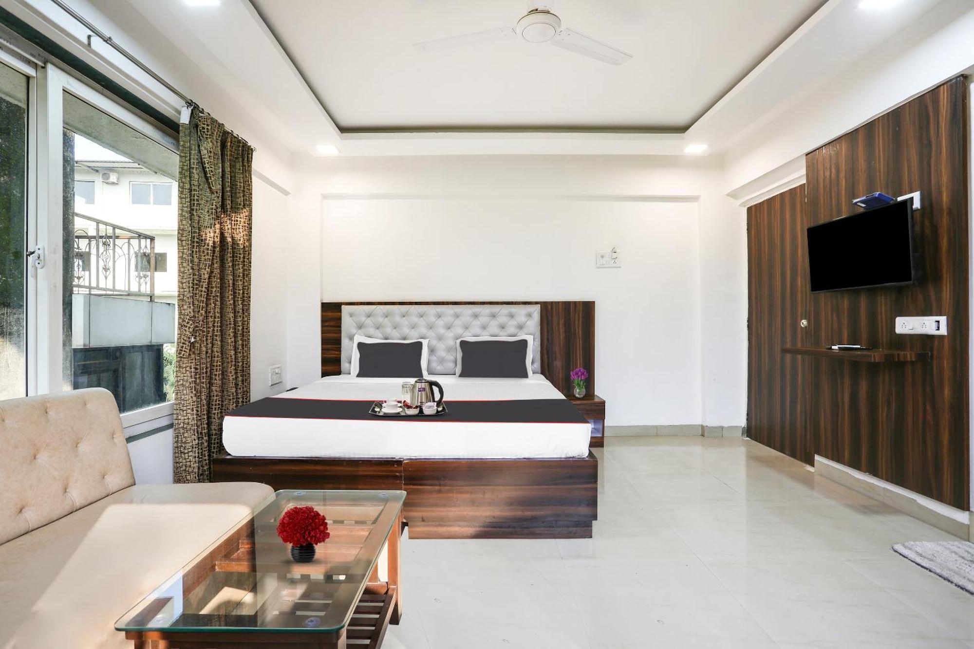Capital O Arsh Executive Inn Мумбаи Экстерьер фото