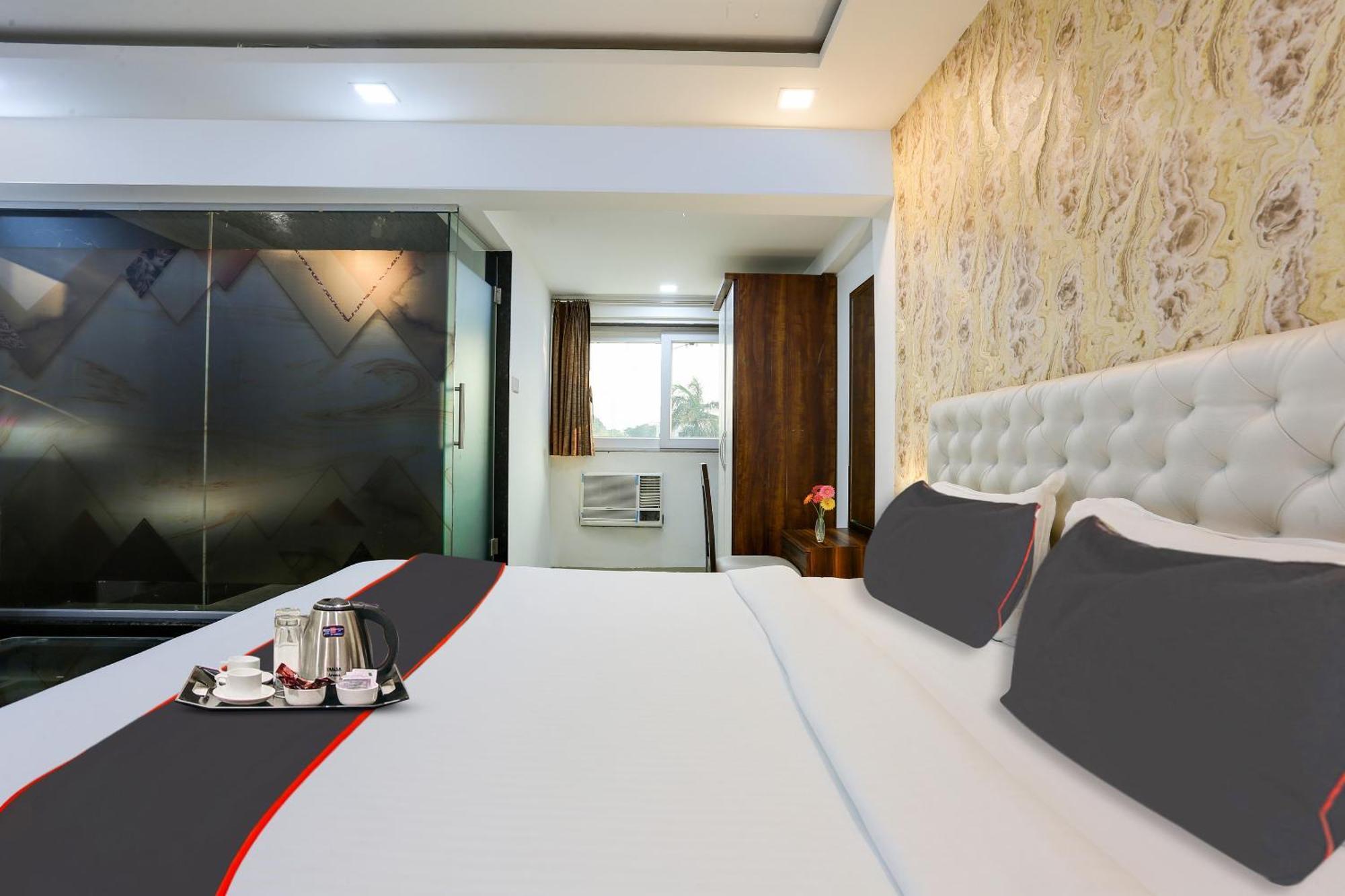 Capital O Arsh Executive Inn Мумбаи Экстерьер фото
