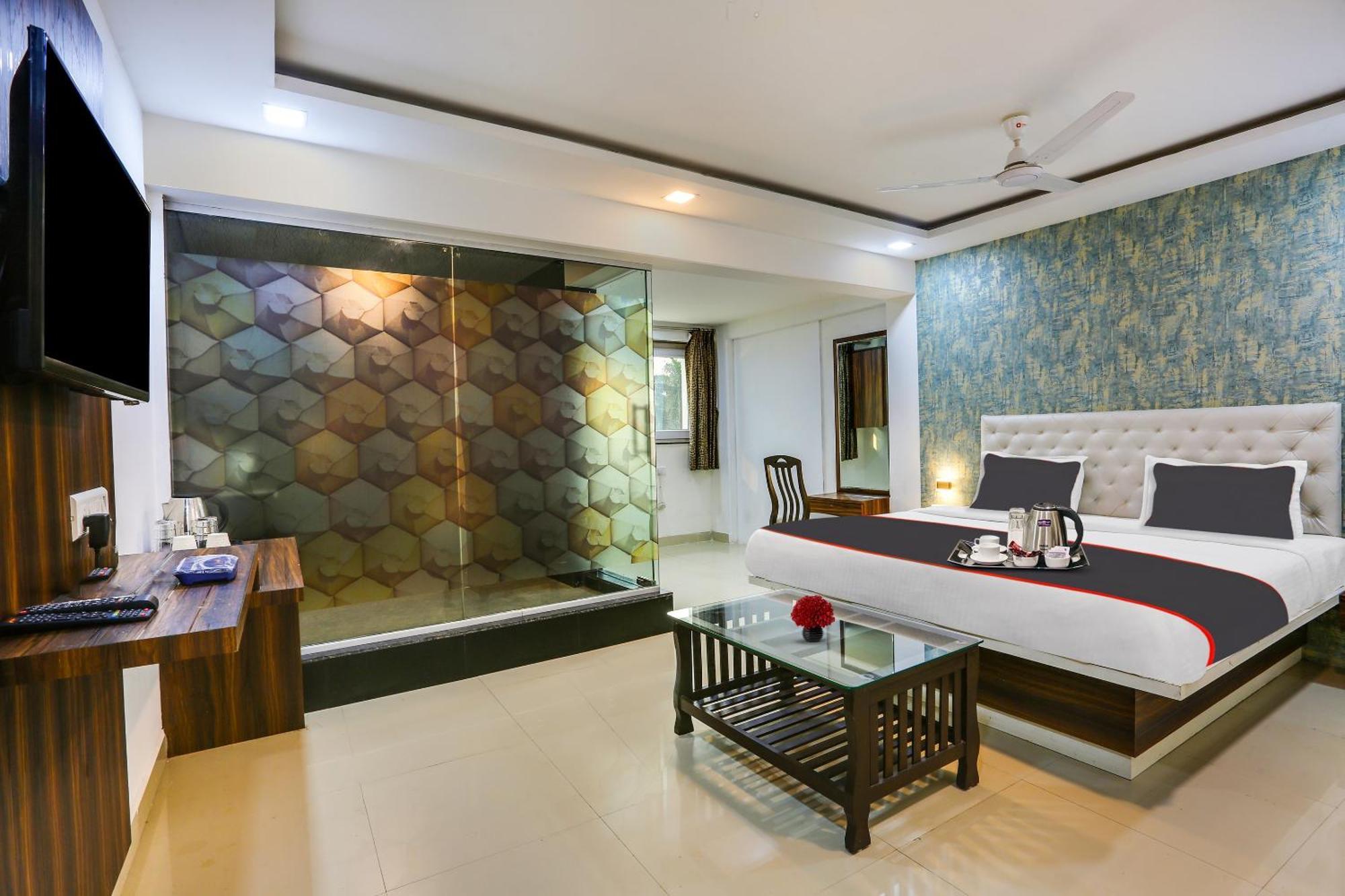 Capital O Arsh Executive Inn Мумбаи Экстерьер фото