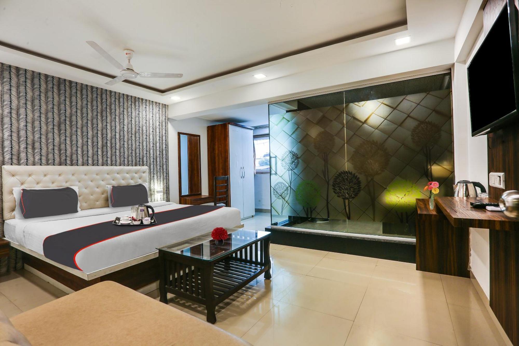Capital O Arsh Executive Inn Мумбаи Экстерьер фото