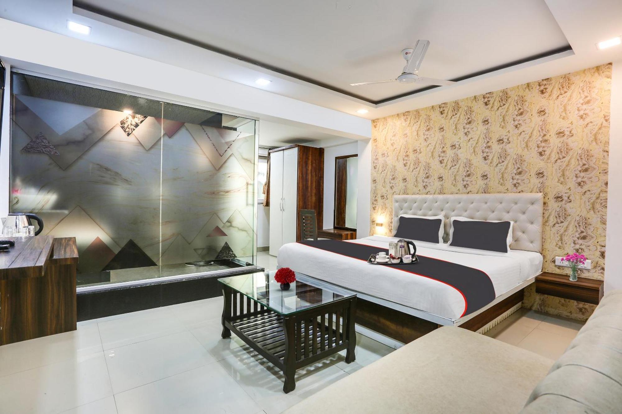 Capital O Arsh Executive Inn Мумбаи Экстерьер фото